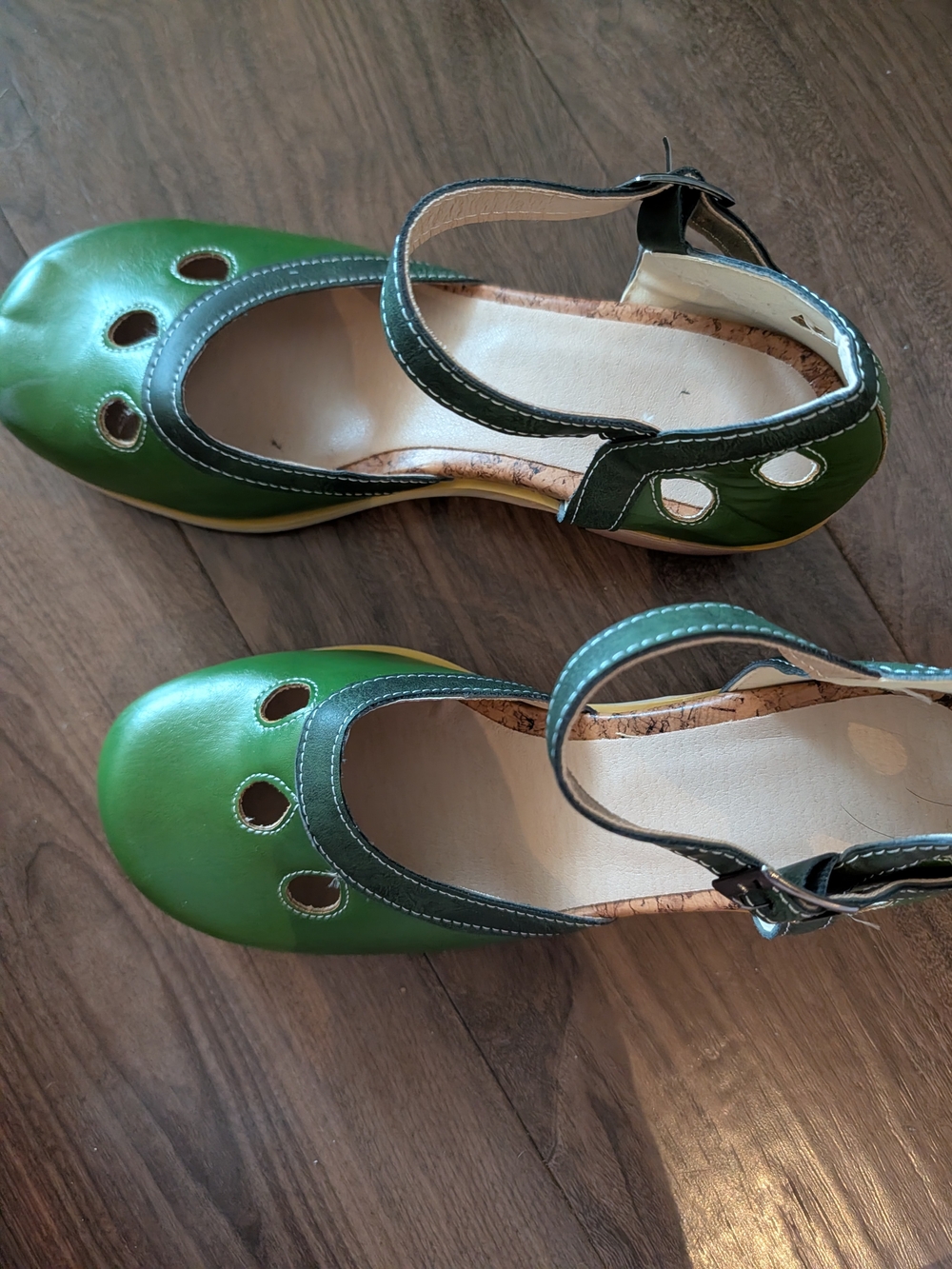 Mary Jane Cutout Ankle Buckle Strap Block Heel Sandals | Size 38 (7) | Green - Picture 6 of 15